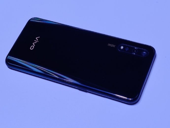 vivo Z5ʽ4800AI 1598Ԫ